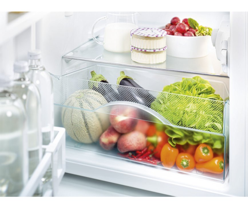 De Liebherr CTPfr2121 koelkast rood heeft een groentelade voor groente en fruit