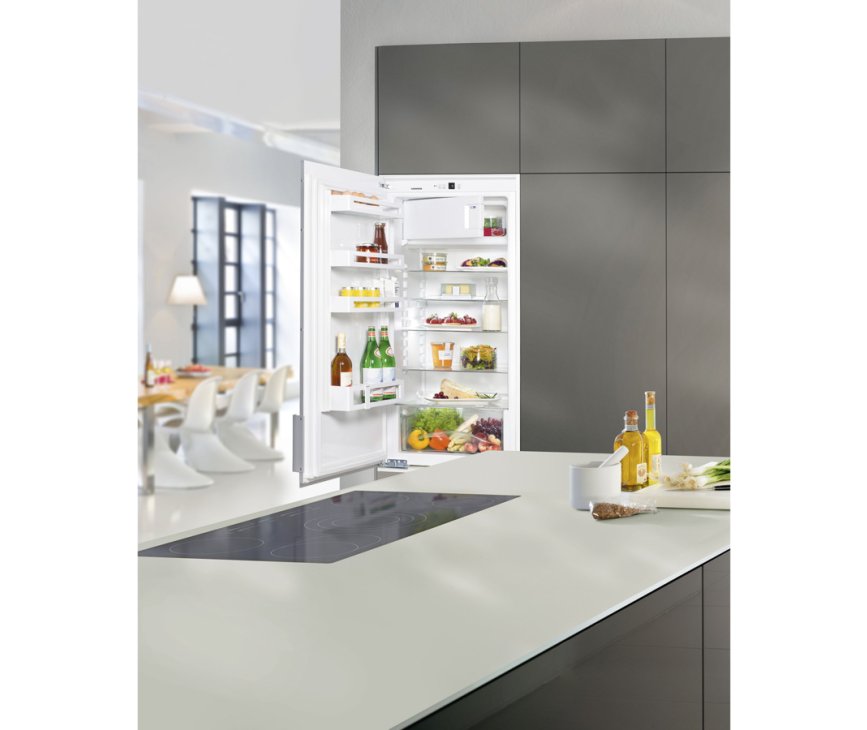 De Liebherr EK2324 inbouw koelkast is volledig te integreren in uw keuken.