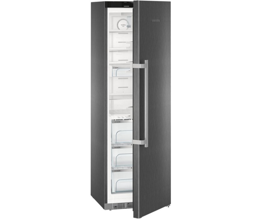 De Liebherr KBbs4350 kastmodel koelkast is uitgevoerd in BlackSteel