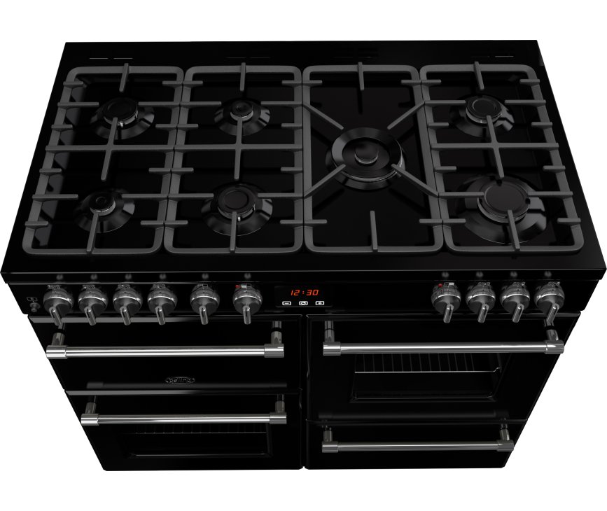 De  Farmhouse 100 DFT zwart beschikt over een 7-pits kookgedeelte met een wokbrander van 4,0 kW in het midden