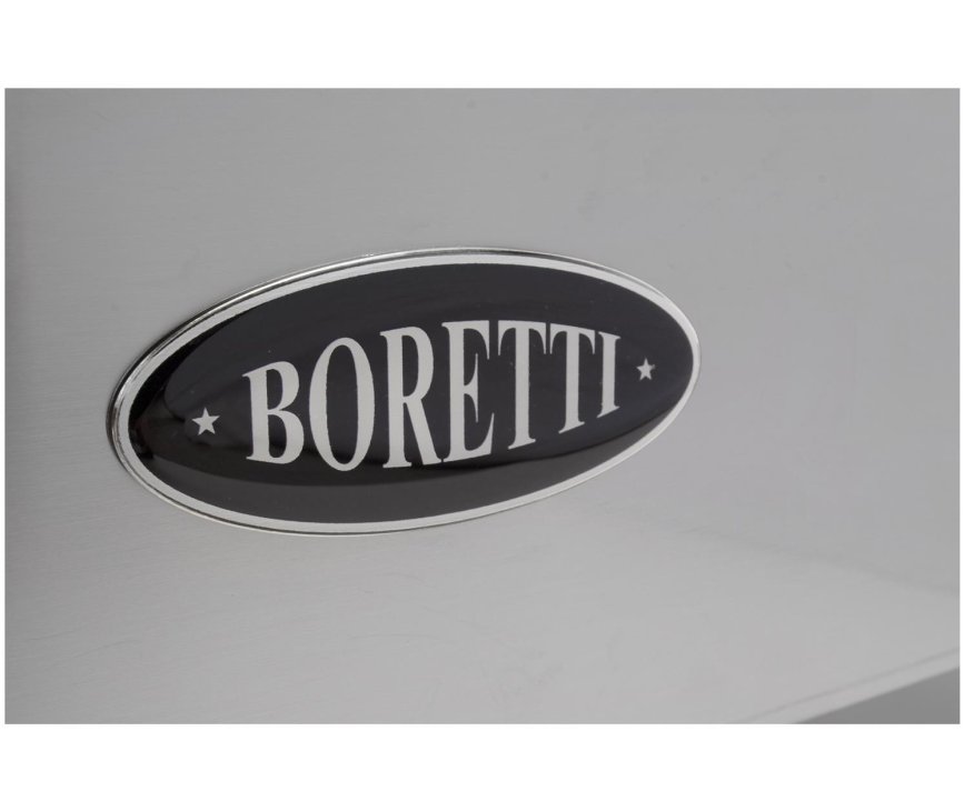 Op de klep onder de ovens van de Boretti MFBI902IX is het Boretti logo geplaatst