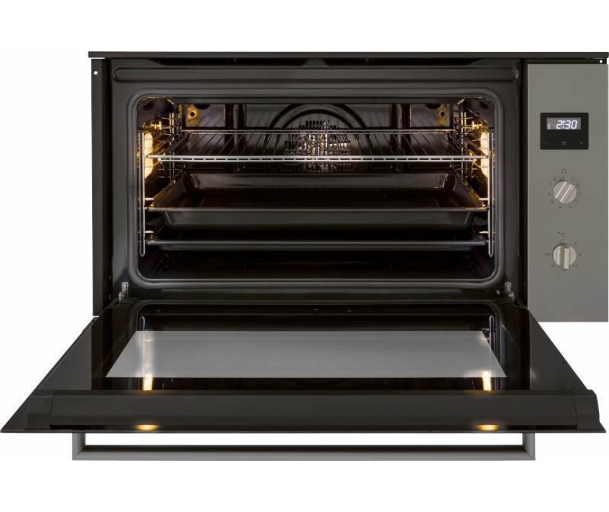 De oven inhoud van de Etna OM990RVS is 77 liter groot