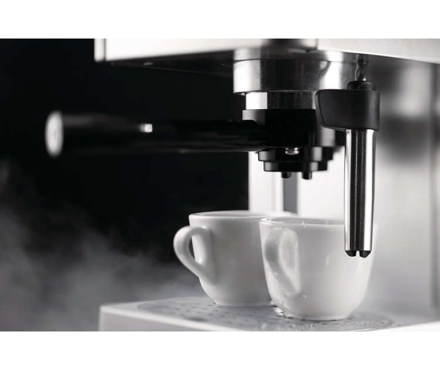 De dubbelwandige filterhouder zorgt voor de perfecte creme laag op u espresso