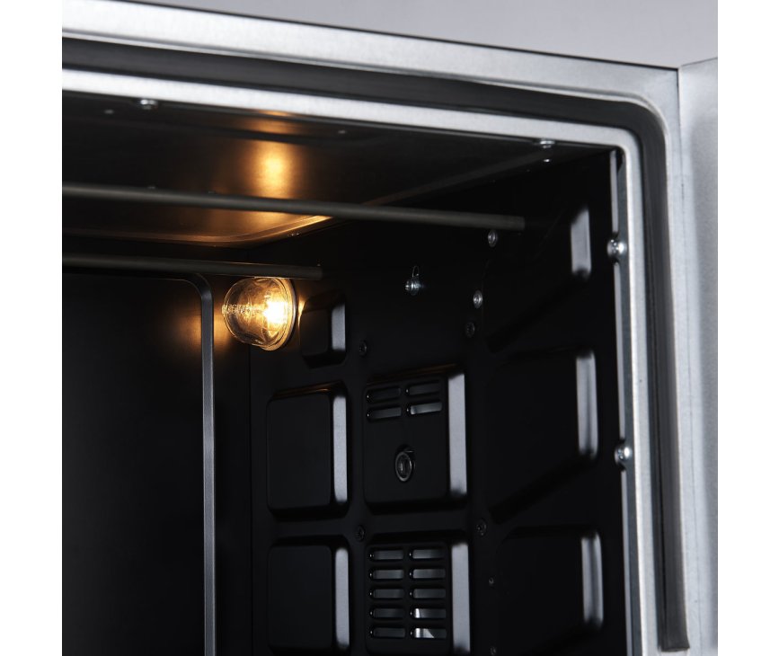 Praktisch is de binnenverlichting binnenin de Inventum OV466CS oven
