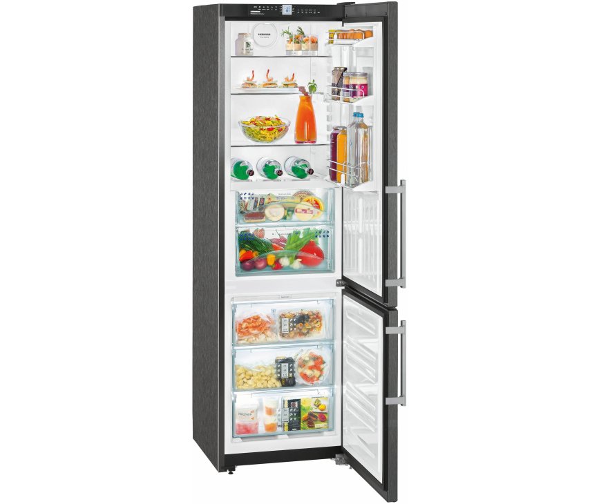De Liebherr CBNPbs3756 koelkast is voorzien van BioFresh om groenten en fruit vers te houden