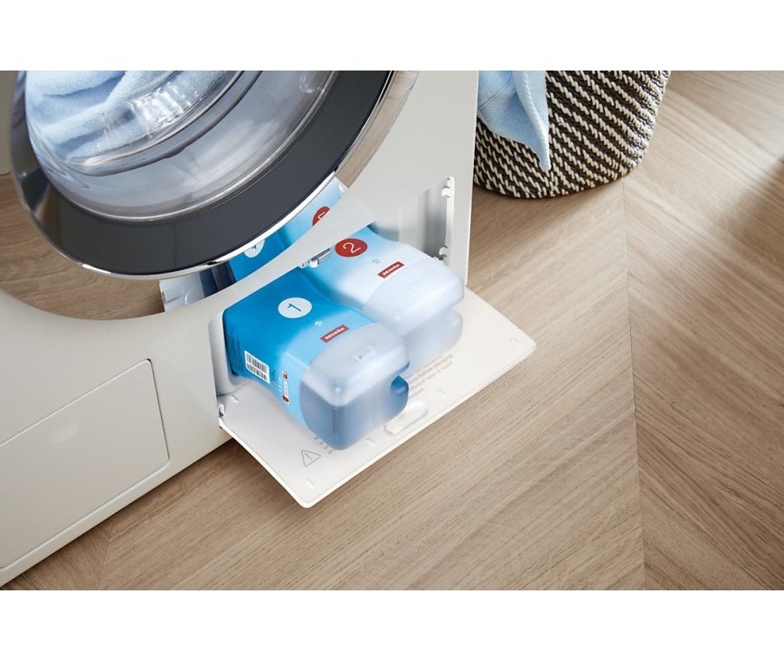 Praktisch is het automatisch doseersysteem TwinDos onderin de Miele WCR 890 WPS wasmachine