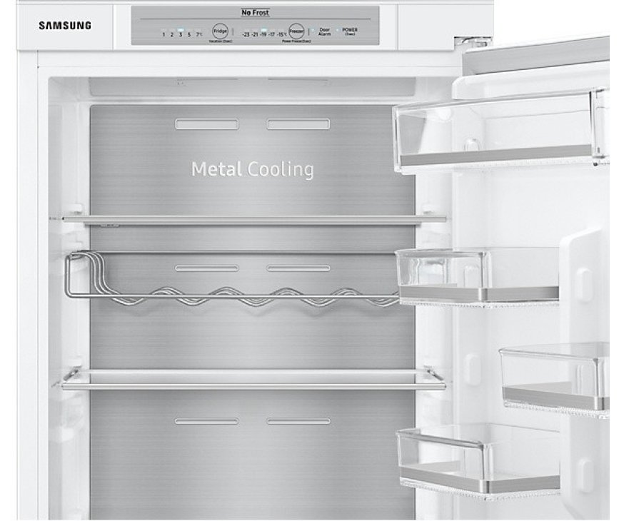 Op de achterwand van de Samsung BRB260035WW bevindt zich het Metal Cooling systeem