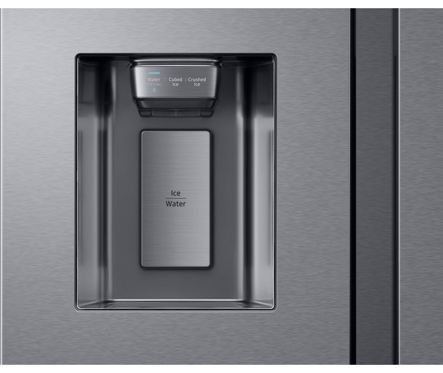 Via de dispenser op de deur van de Samsung RS68N8941SL kan ijs, ijsblokjes en geschaafd ijs gevraagd worden