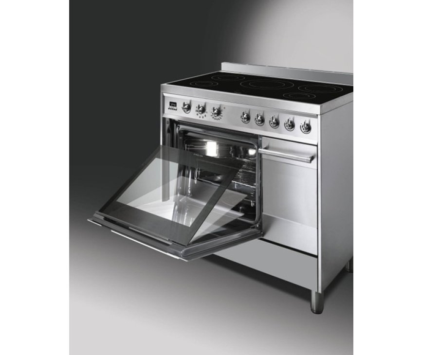 Praktisch zijn de utineembare ovendeur waarmee de C92IPX8 optimaal schoongehouden kan worden