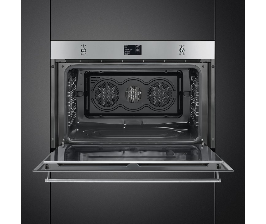 Foto van de binnenzijde van de 90 cm. brede Smeg SFP9395X1 oven