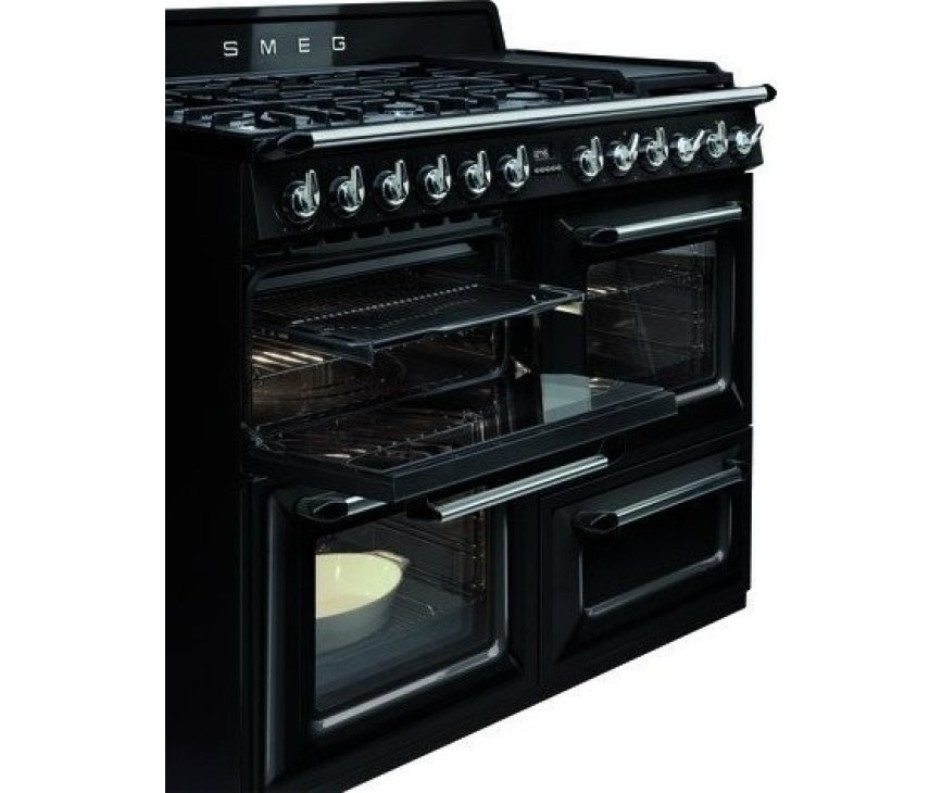 De Smeg TR4110NNLK beschikt over twee multifunctionele ovens en een grilloven