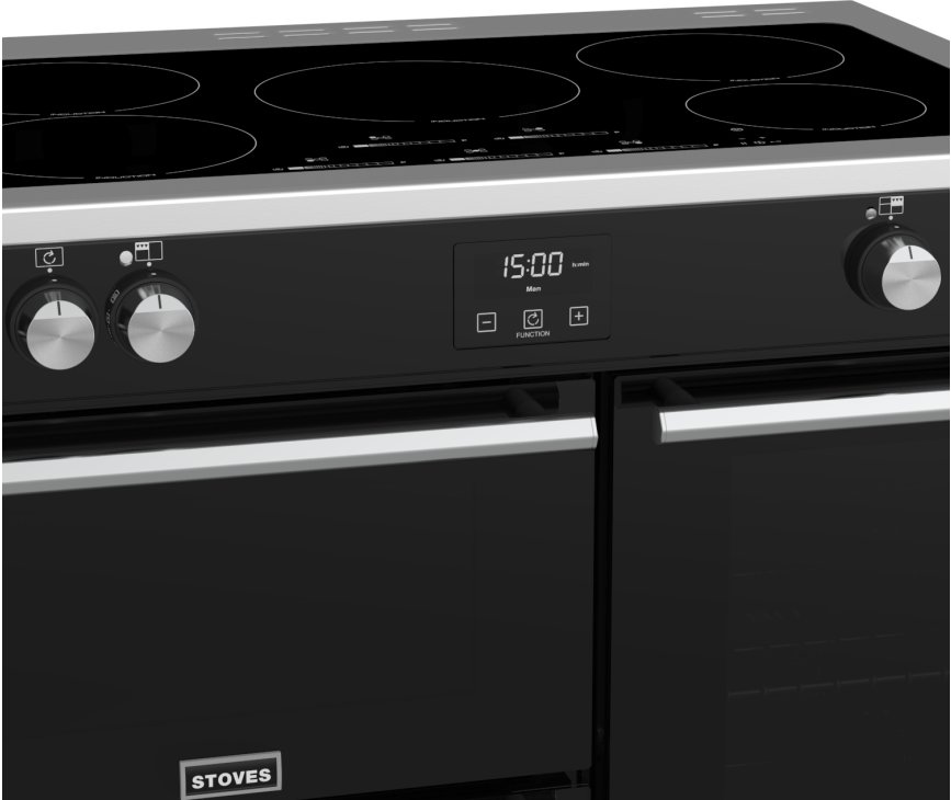 De bediening van de Stoves Precision DX S900Ei BK zwart inductie fornuis bevindt zich op de kookplaat