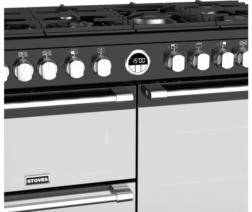 De bediening van zowel de kookplaat als de ovens bevindt zich bovenop het Stoves Sterling S1100 DF Deluxe zwart fornuis