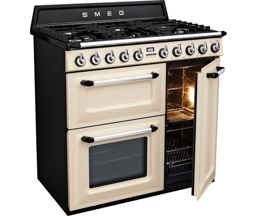De SMEG TR93CNLK is voorzien van drie ovens