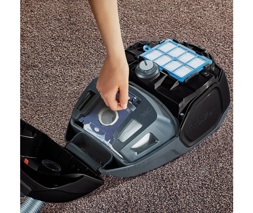 AEG VX7-2-EB-L zwarte stofzuiger met parketborstel en turbozuigmond 