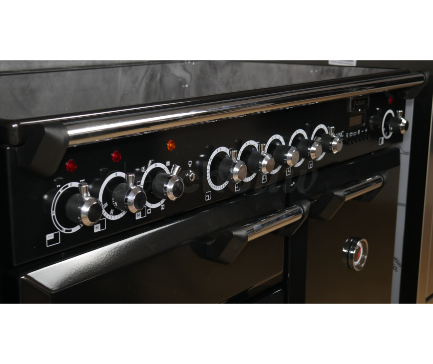 Falcon Classic Deluxe 100 inductie fornuis in de kleur zwart met chroom beslag