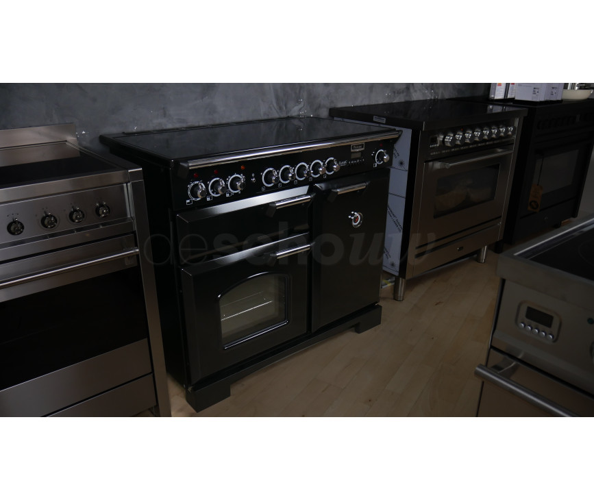 Falcon Classic Deluxe 100 inductie fornuis in de kleur zwart met chroom beslag