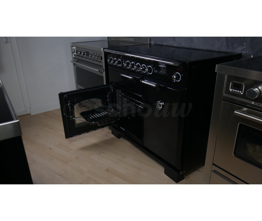 Falcon Classic Deluxe 100 inductie fornuis in de kleur zwart met chroom beslag
