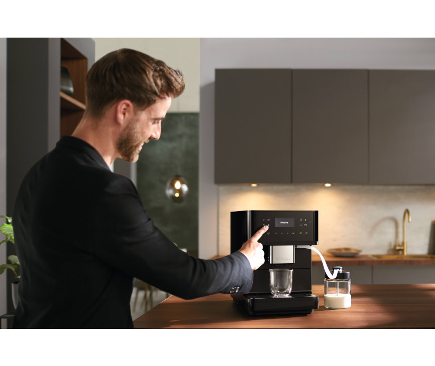 Miele CM6560 Obsidiaanzwart PearlFinish koffiemachine