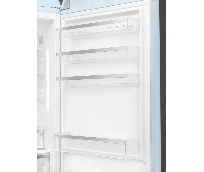 De binnendeur van de Smeg FAB38RPB5 is voorzien van diverse transparante vakken