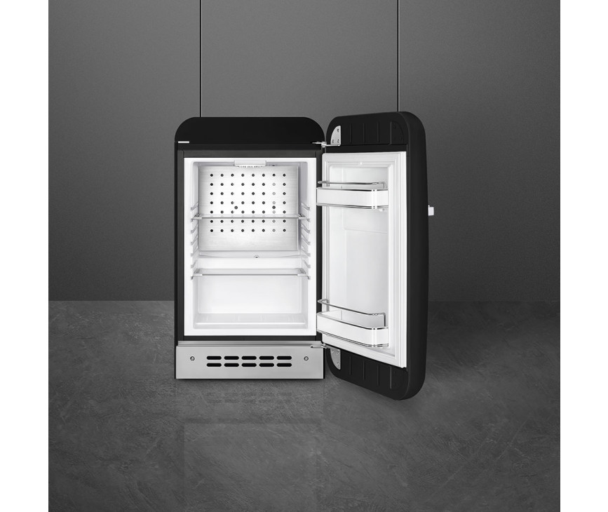Het interieur van de Smeg FAB5RBL5 koelkast