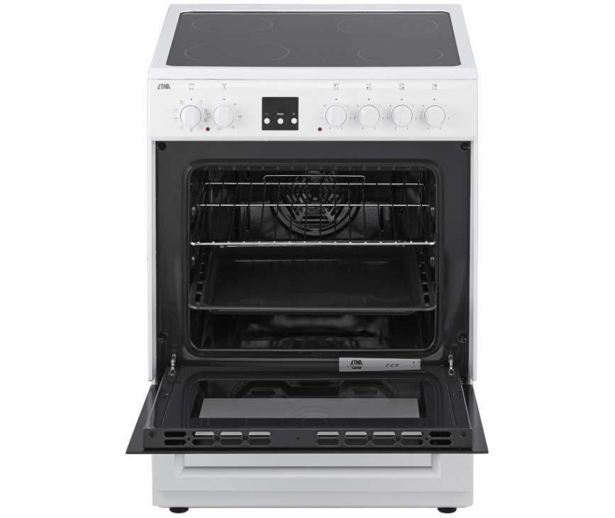 De multifunctionele oven van de Etna FKV761WIT heeft een inhoud van 65 liter