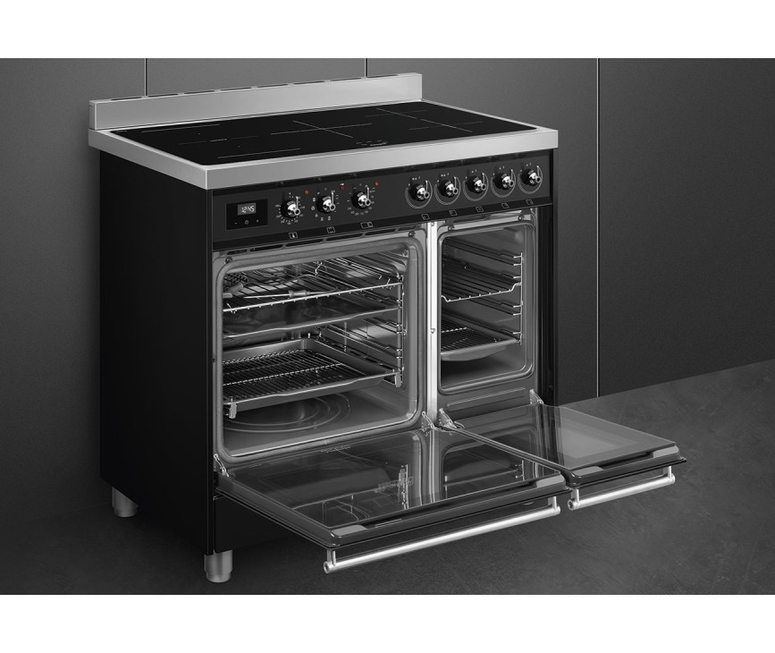 De C92IPBL9-1 is uitgevoerd met een dubbele oven: links de grote, rechts de kleine