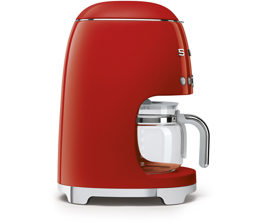 Fraai zijn de afgeronde vormen bij de Smeg DCF02RDEU, kenmerkend voor de retro jaren 50 stijl
