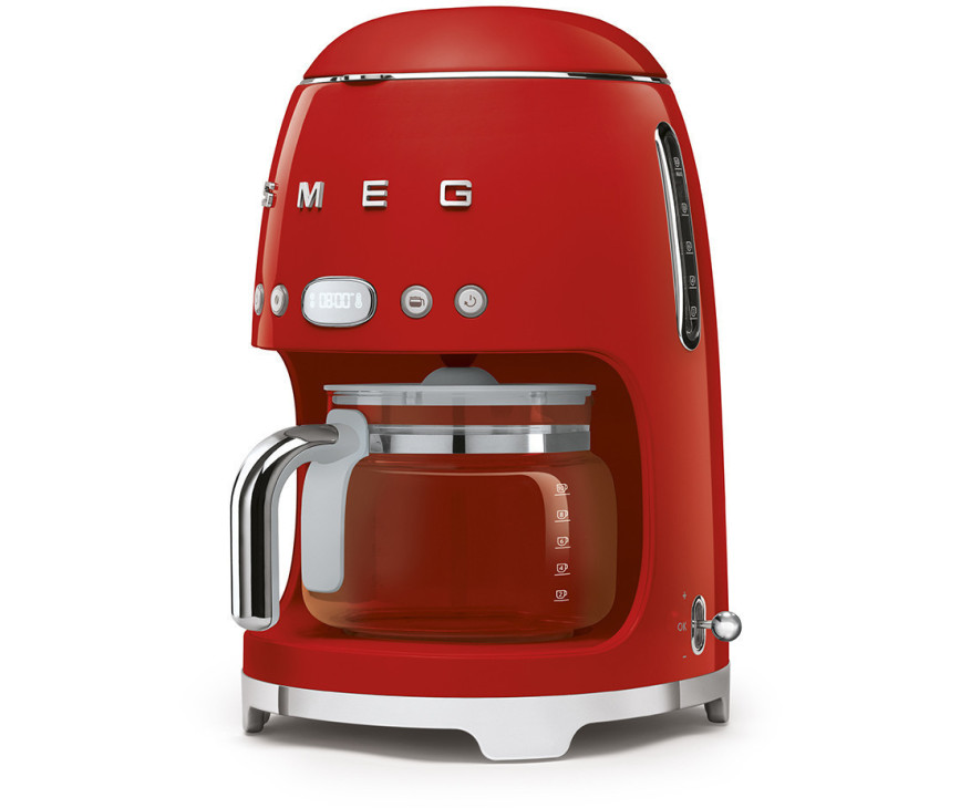 Met de Smeg DCF02RDEU koffiezetapparaat kunt u 10 kopjes koffie zetten.