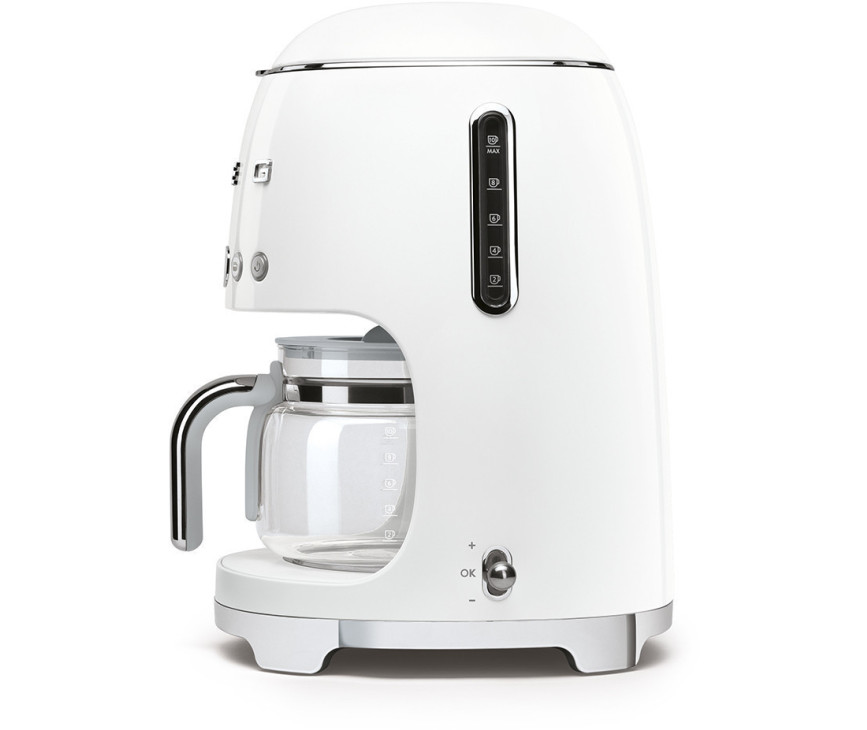 De Smeg DCF02WHEU beschikt over een indicator voor de hoeveelheid water aan de zijkant