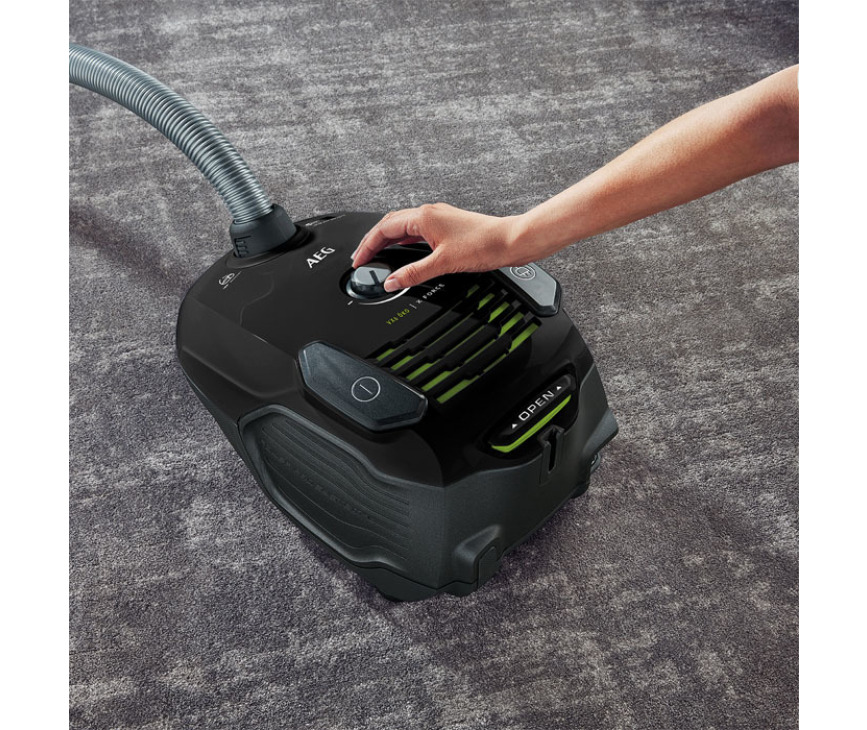 AEG VX6-2-ECO stofzuiger met zak, actieradius 9 m, 76 db, met parketborstel