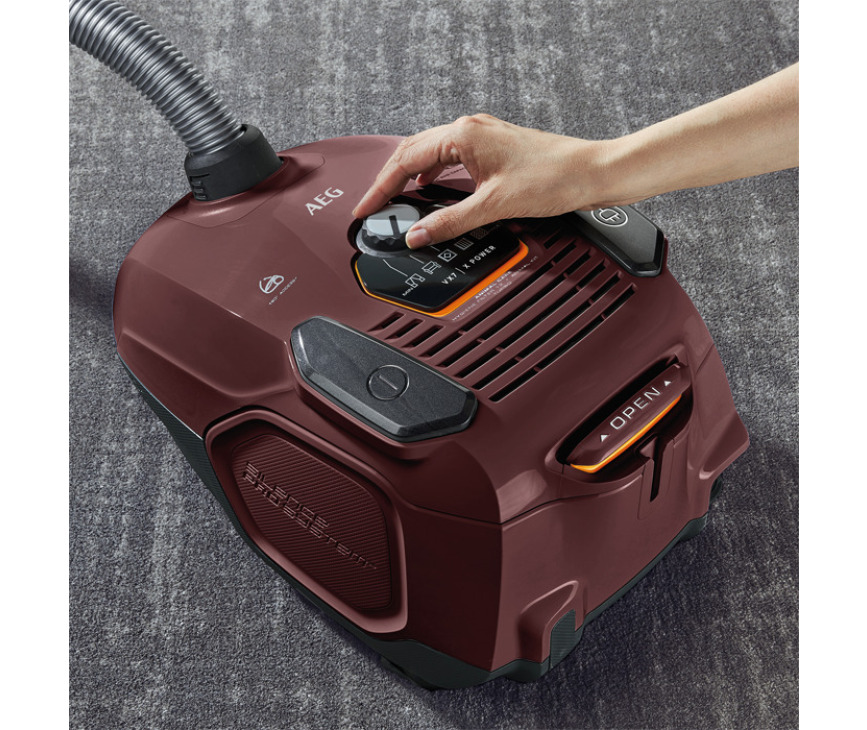 AEG VX7-1-BO-A stofzuiger rood