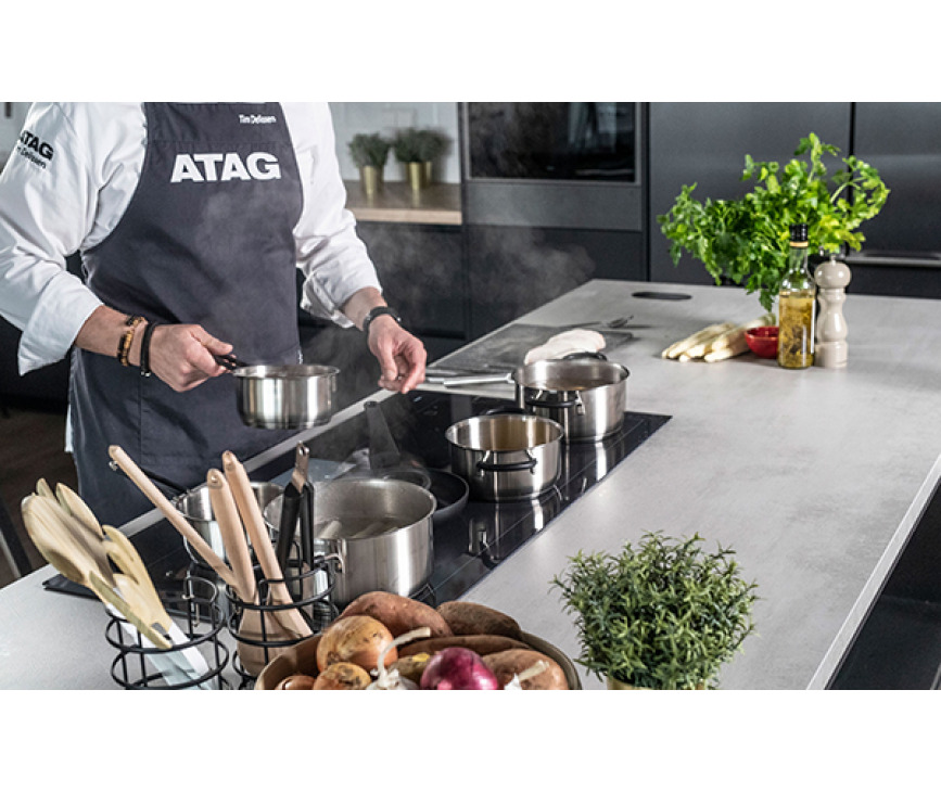 De Atag HI39671TF inductie  kookplaatonthoudt de kookinstellingen van een pan 