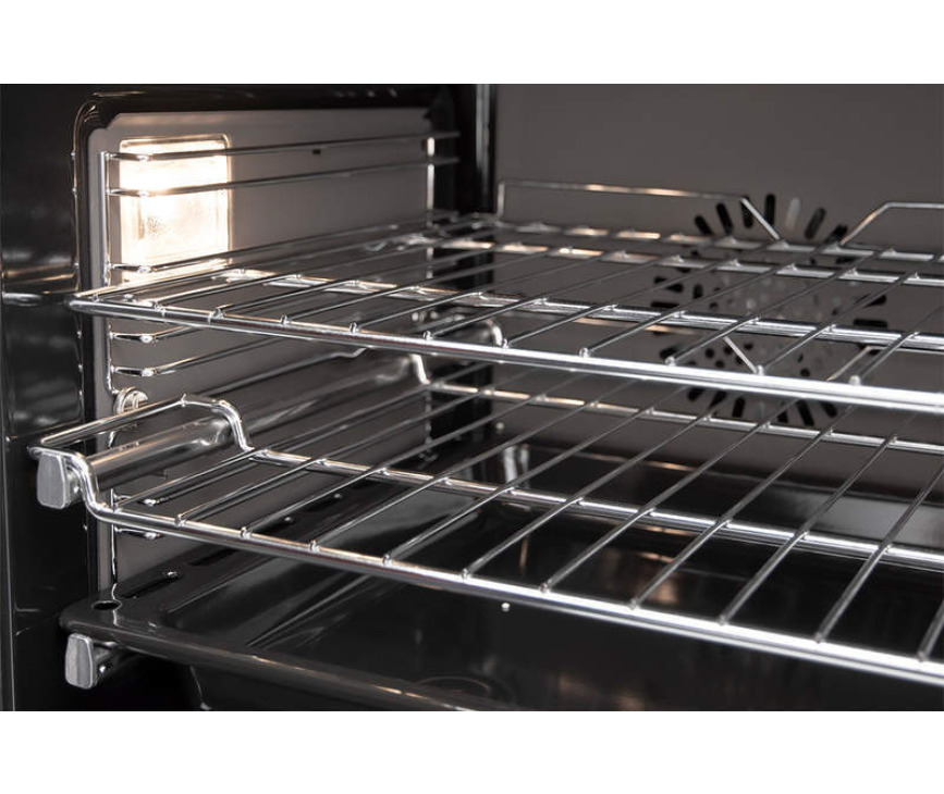 De Boretti ML9015IFSAN heeft een ruime oven met 123 liter inhoud en telescopische geleiders