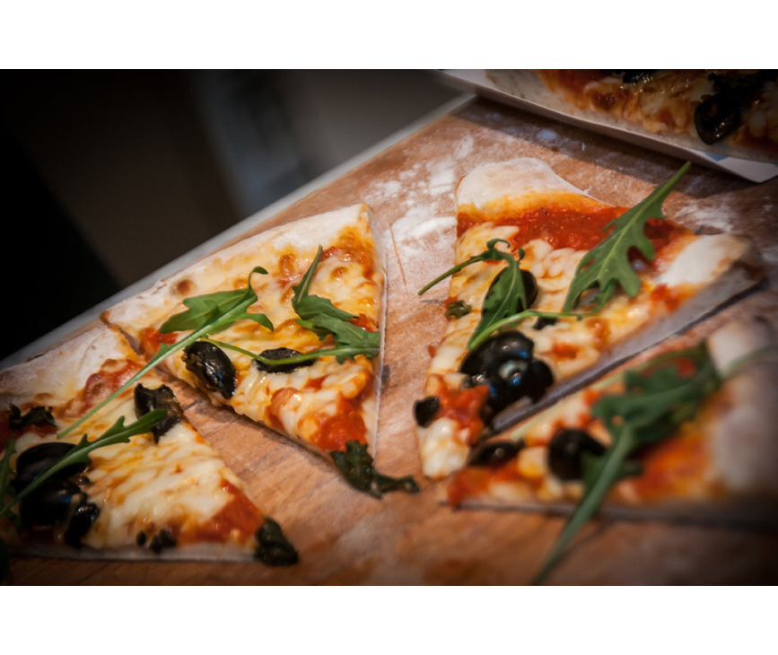 De oven van de Boretti VFP104IX is instelbaar tot 300! graden, ideaal voor pizza. Deze is ook nog eens zeer nauwkeurig te regelen door een digitaal display.