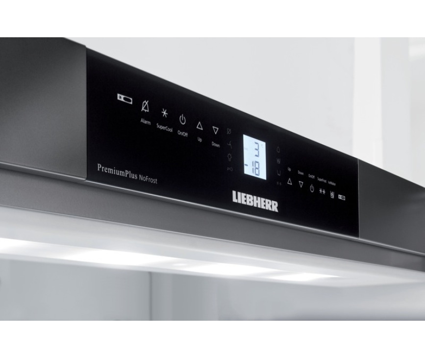 Bedieningspaneel van de LIEBHERR CBNes6256 bevindt zich in de bovenste rand en is digitaal instelbaar
