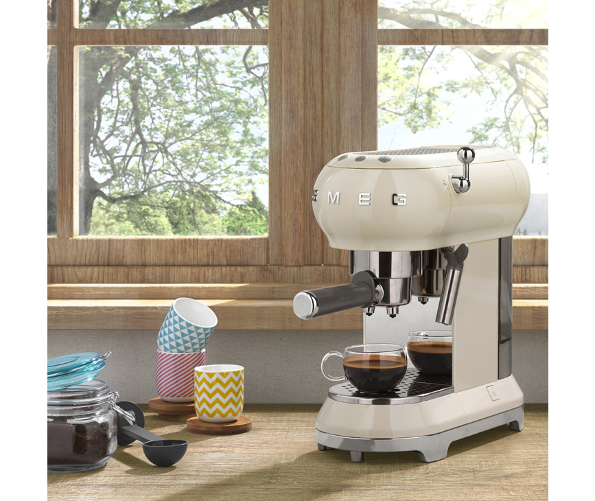 Smeg ECF01CREU koffiemachine creme