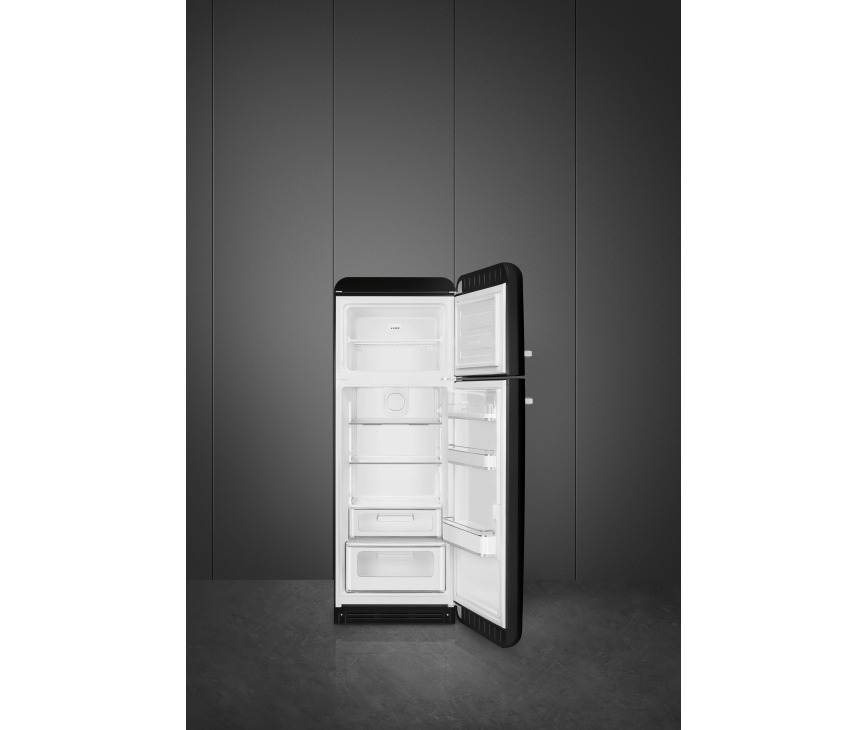 De Smeg FAB30RBL5 heeft een apart vriesgedeelte boven met een inhoud van 63 liter