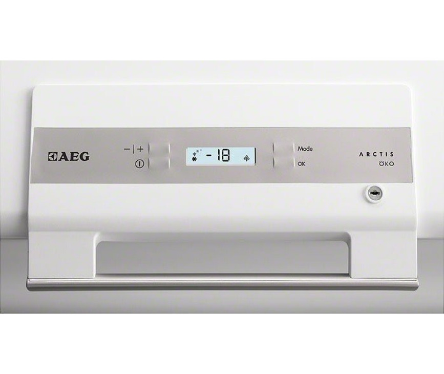 Het bedieningspaneel van de Aeg A82700HLW0 vrieskist wit