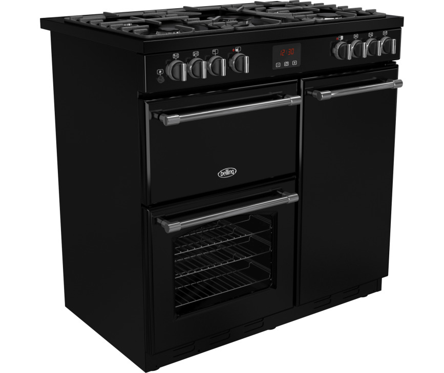 Praktisch zijn de drie verschillende ovens waarmee verschillende bereidingen uitgevoerd kunnen worden