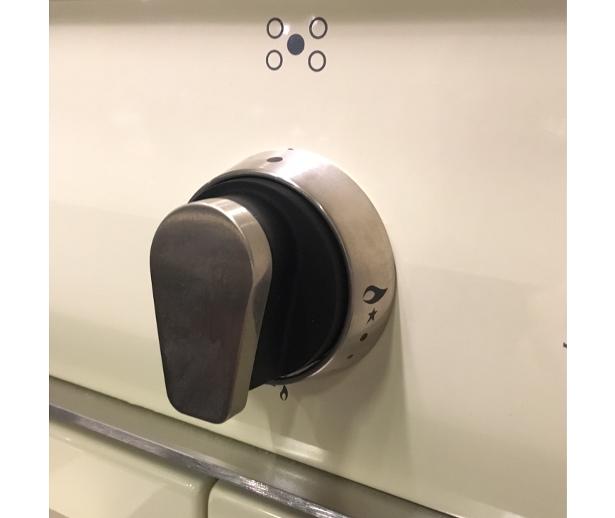 Foto van de bedieningsknop voor de oven van de Boretti CFBG902OW/2 oud-wit