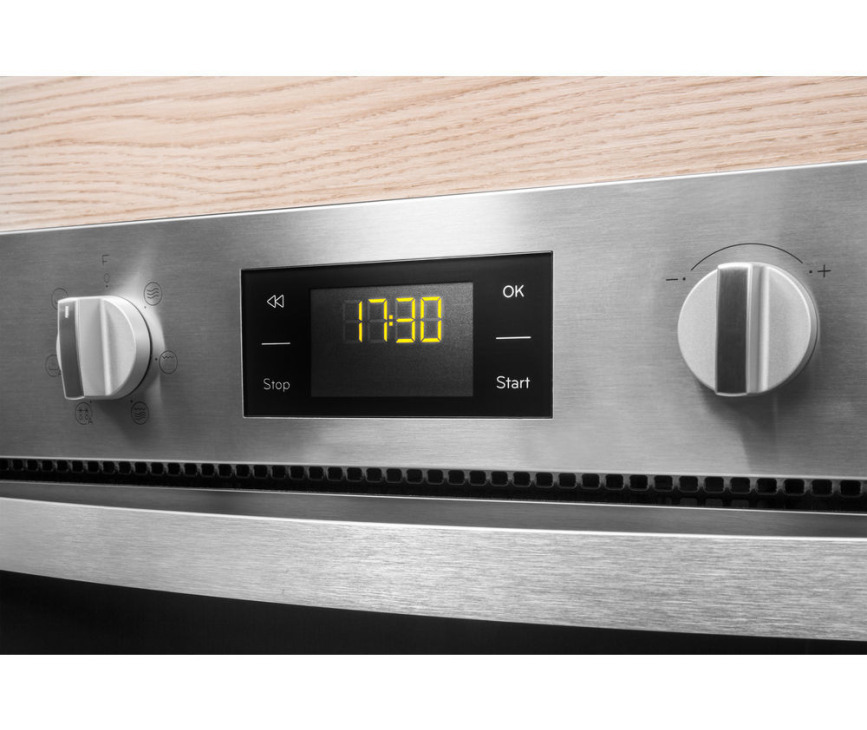 De eenvoudige bediening van de Indesit MWI 3445 IX is een sterke meerwaarde van deze combi