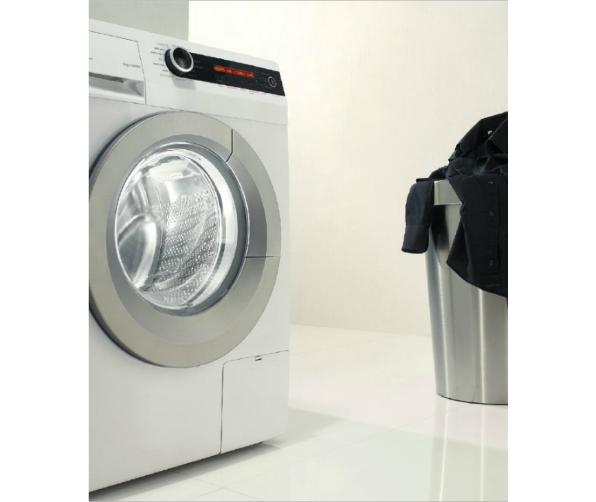 De Pelgrim PWM121WIT wasmachine is zeer fraai vormgegeven met de zilvermetalic deur en zwart bedieningspaneel