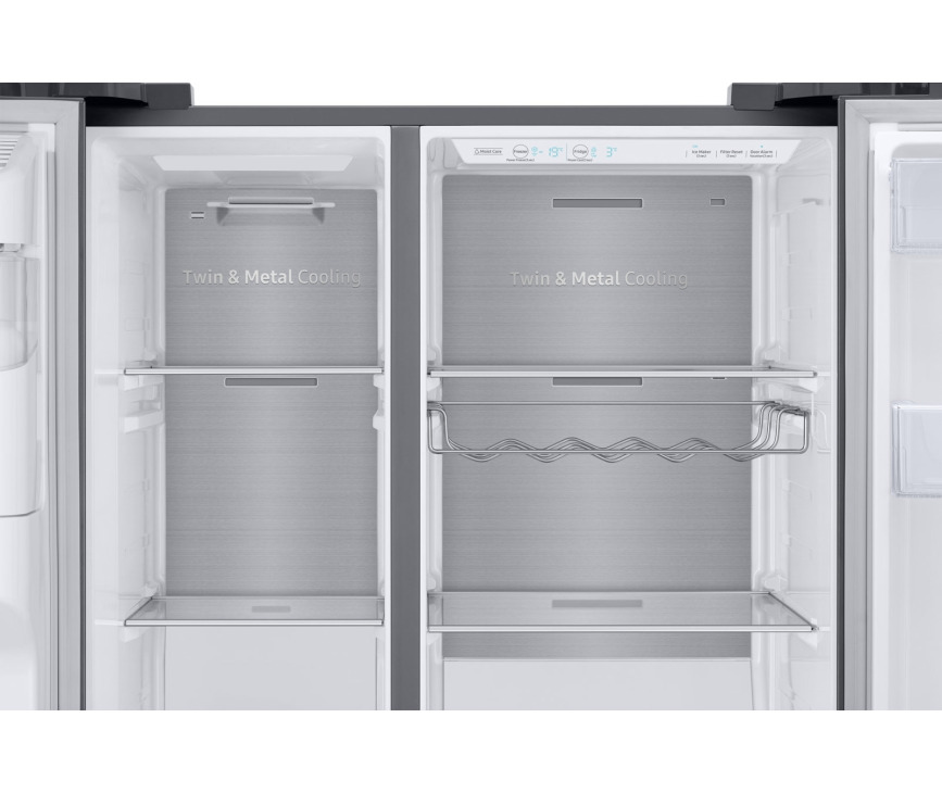 De RS68N8241S9 heeft Metal Cooling platen op de achterwand 