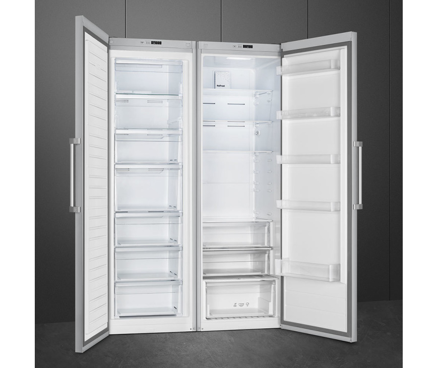 De Smeg FA402PX is fraai te plaatsen als side-by-side opstelling met de bijpassende SMEG vriezer CV282PXNF
