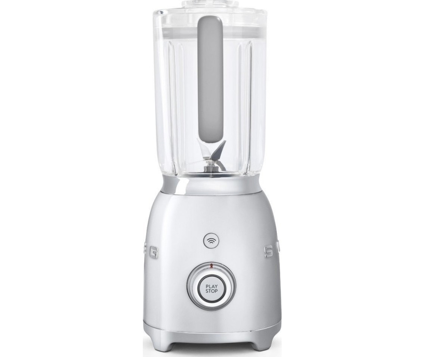 De Smeg BLF01SVEU blender zilveris instelbaar op 4 standen, met een maximum van 18000 rpm