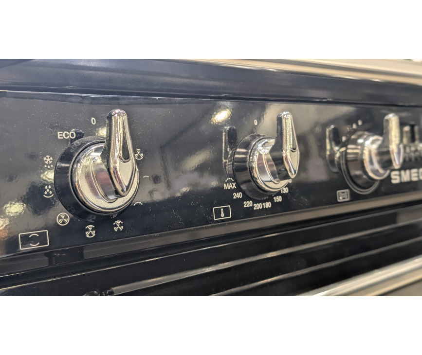 Smeg TR90IBL2 inductie fornuis - zwart