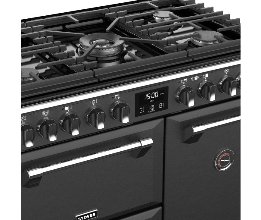 De wokbrander in het midden van de Stoves Richmond DX S900DF EU CB Ant antraciet fornuis heeft een vermogen van 4,0 kW
