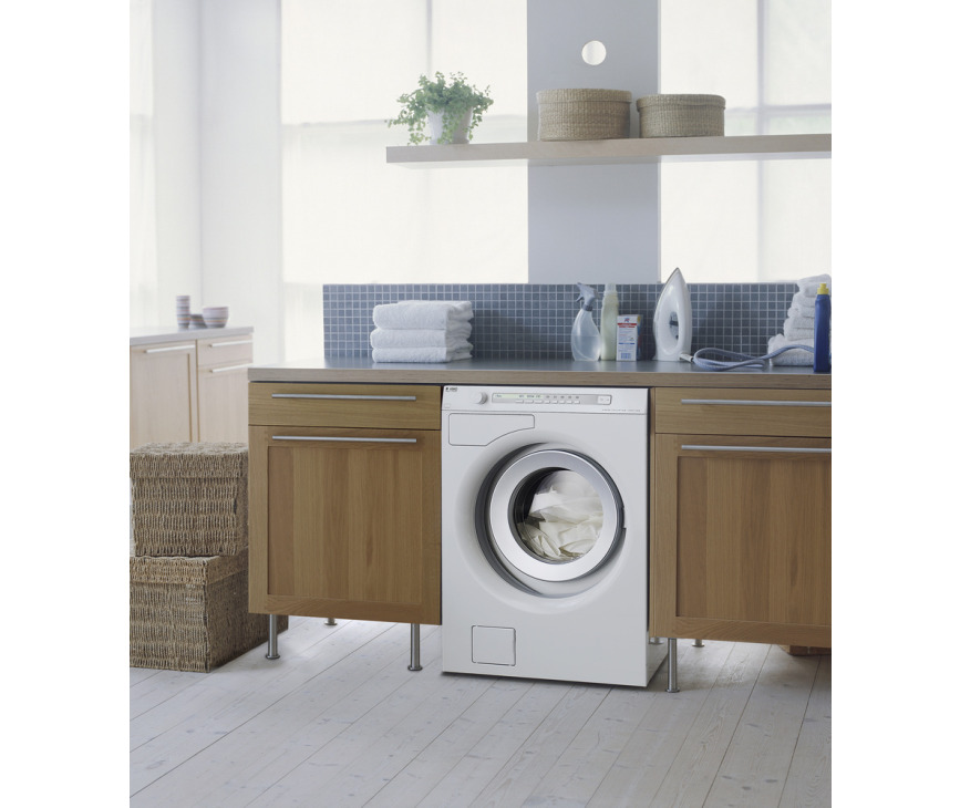 Zeer strak design van de Asko W6884 ECO misstaat ook zeker niet in de keuken