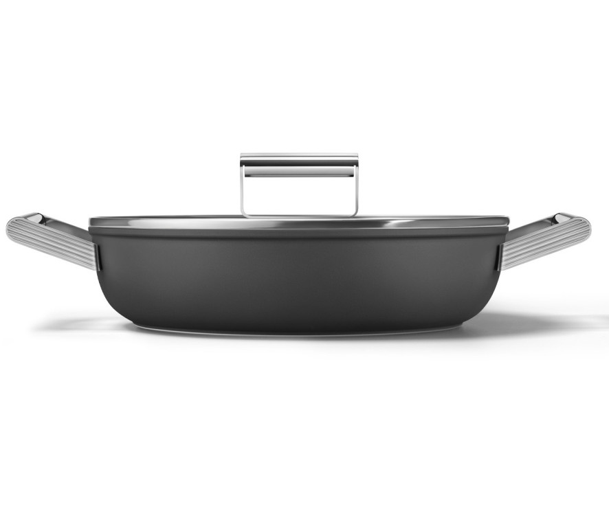 Vooraanzicht Smeg DPF2812BLM smoorpan in de kleur mat zwart